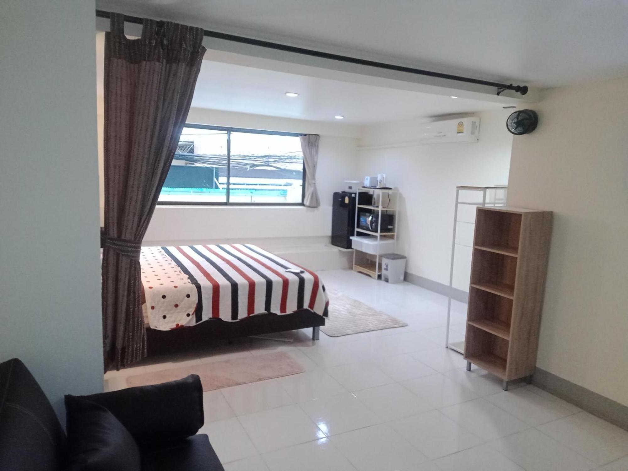 Rumah tetamu Living & Cafe Bar *