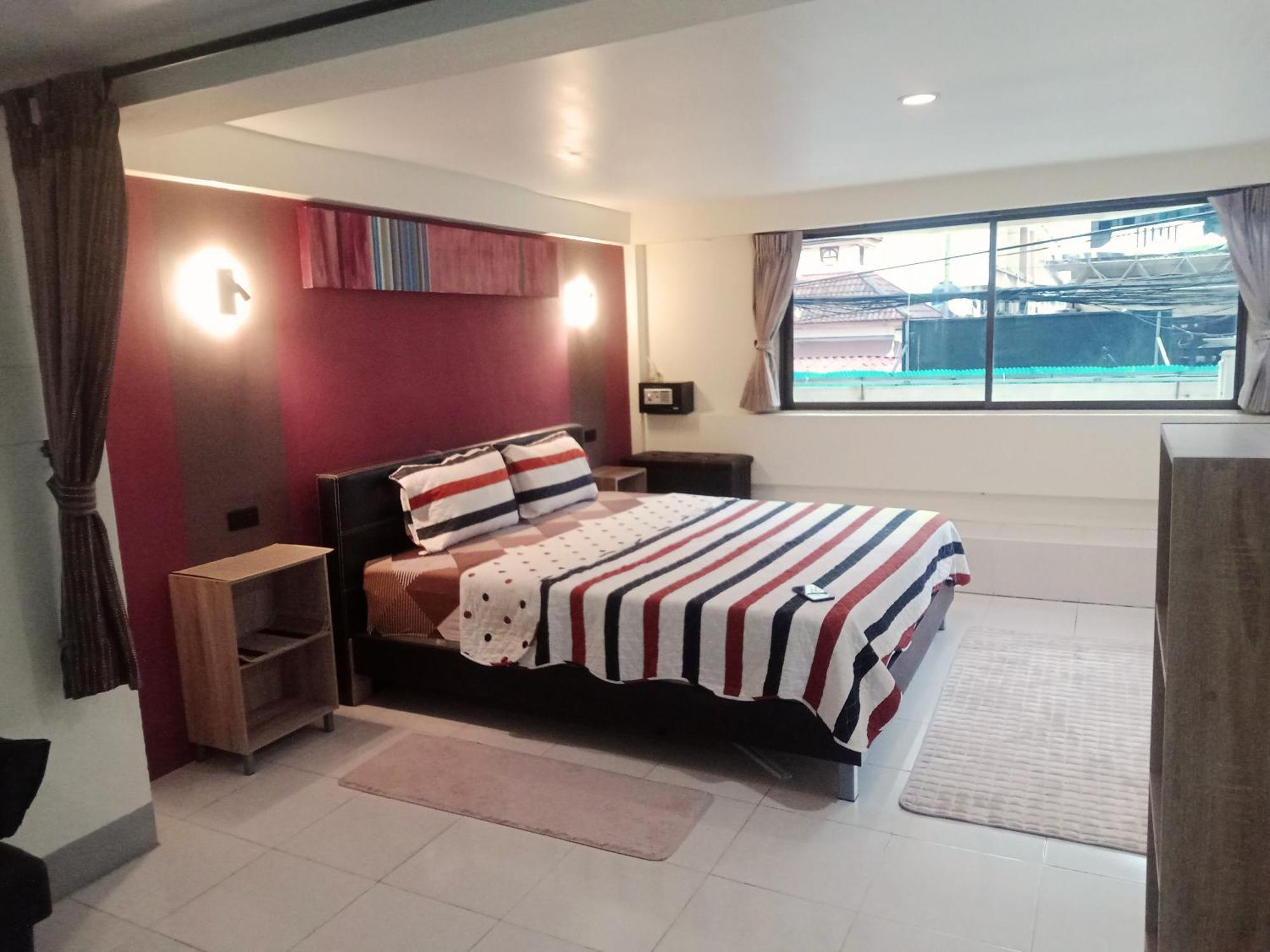 Rumah tetamu Living & Cafe Bar
