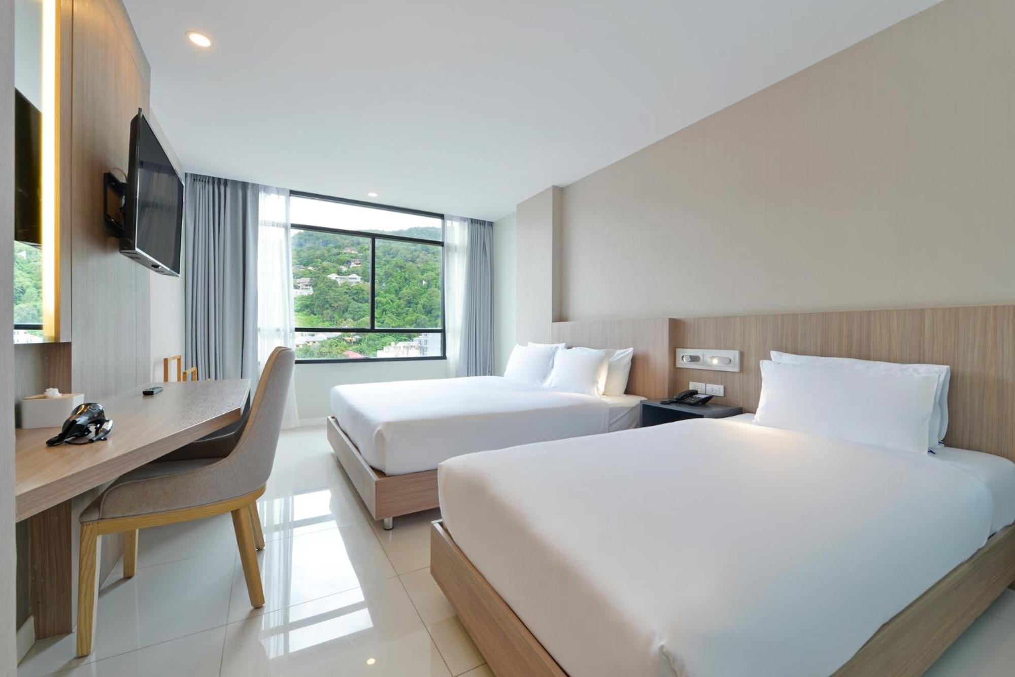 Grace Patong 4*