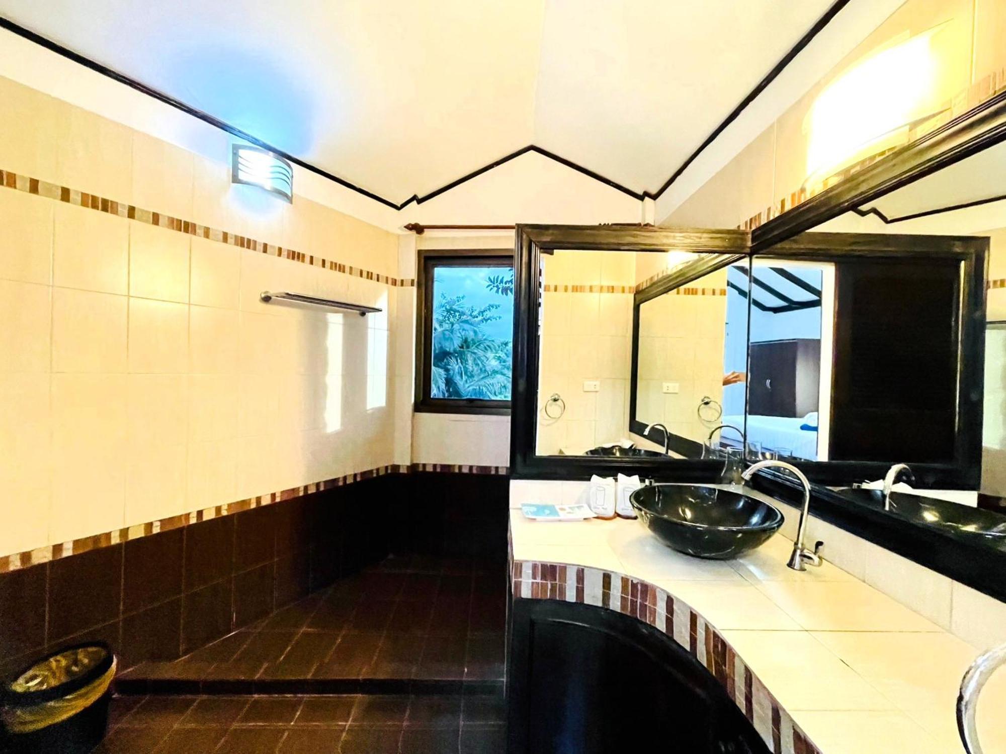 Boomerang Village 3* Kata Beach (Phuket)
