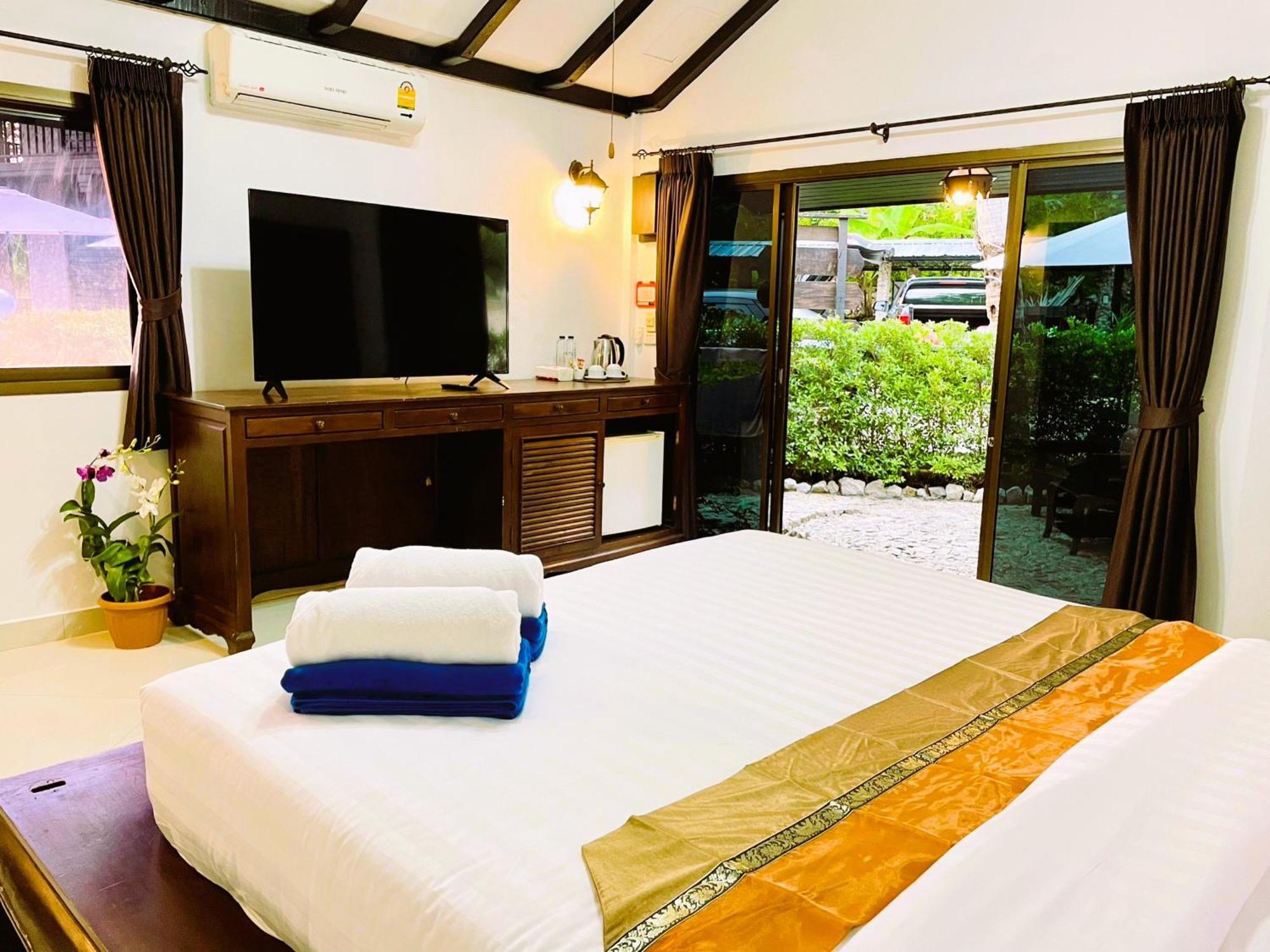 Boomerang Village Hotel
