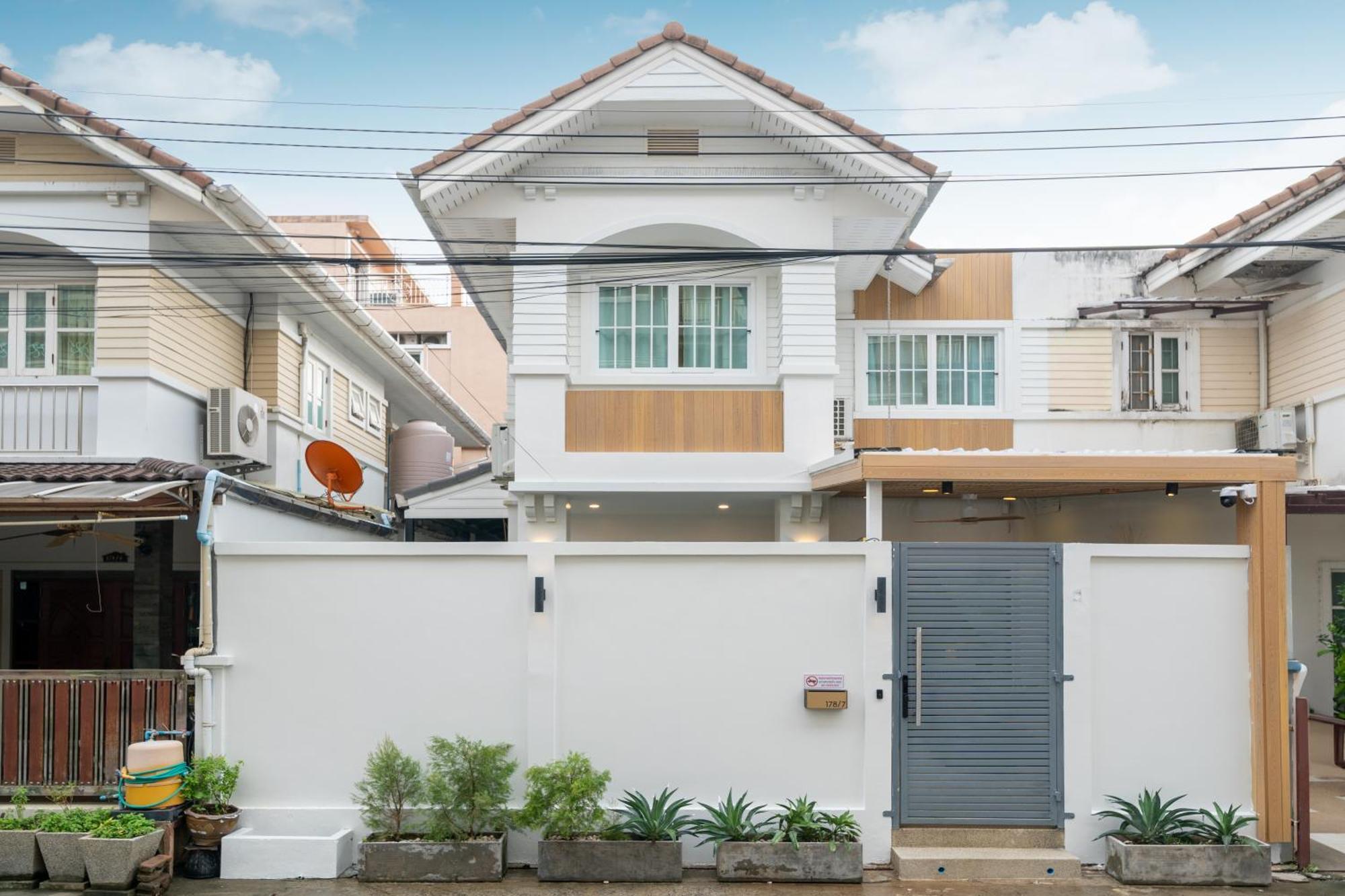 Holiday home Prime Patong-5br-6br Pool Photo Before Book
