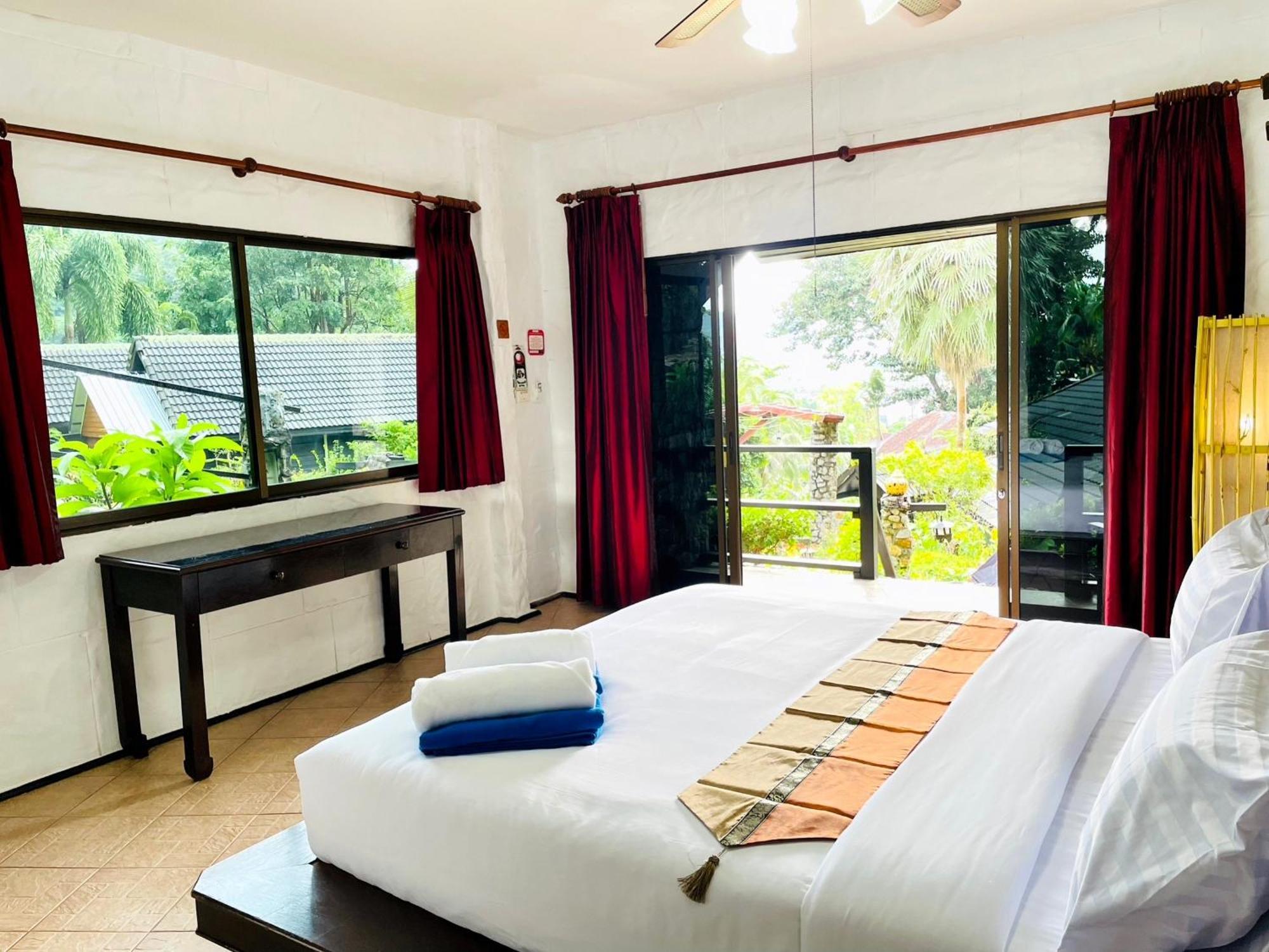 Boomerang Village 3* Kata Beach (Phuket)