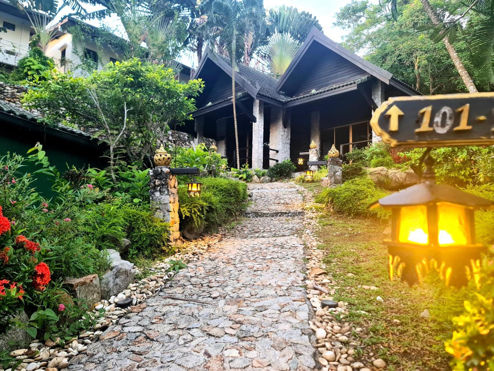 Hotel Boomerang Village Kata Beach (Phuket)