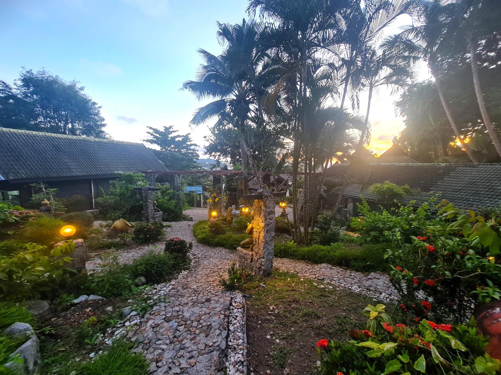 Boomerang Village 3* Kata Beach (Phuket)