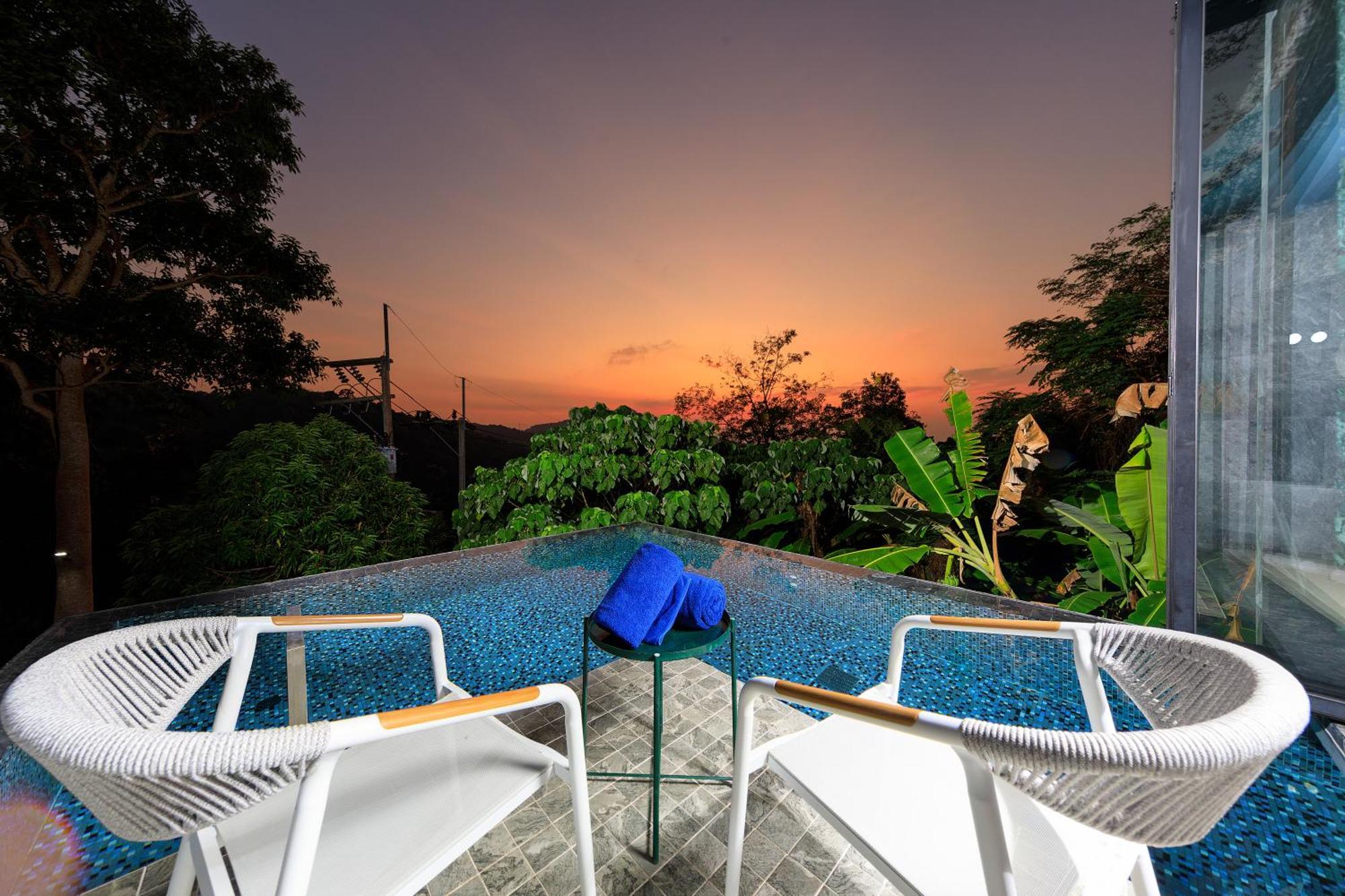 Romantic In The Tropics Near *