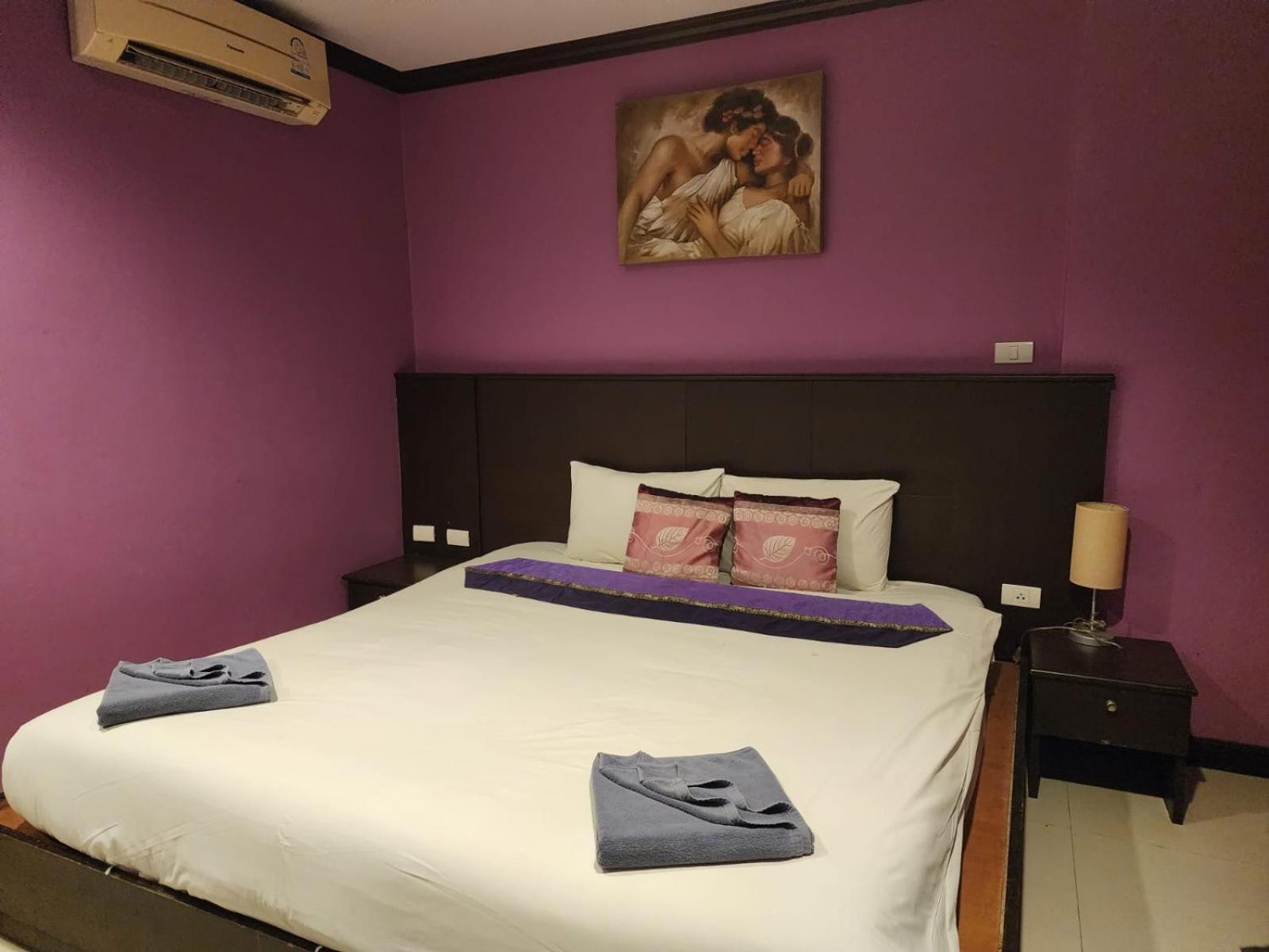 Hollywood Hotel 3*