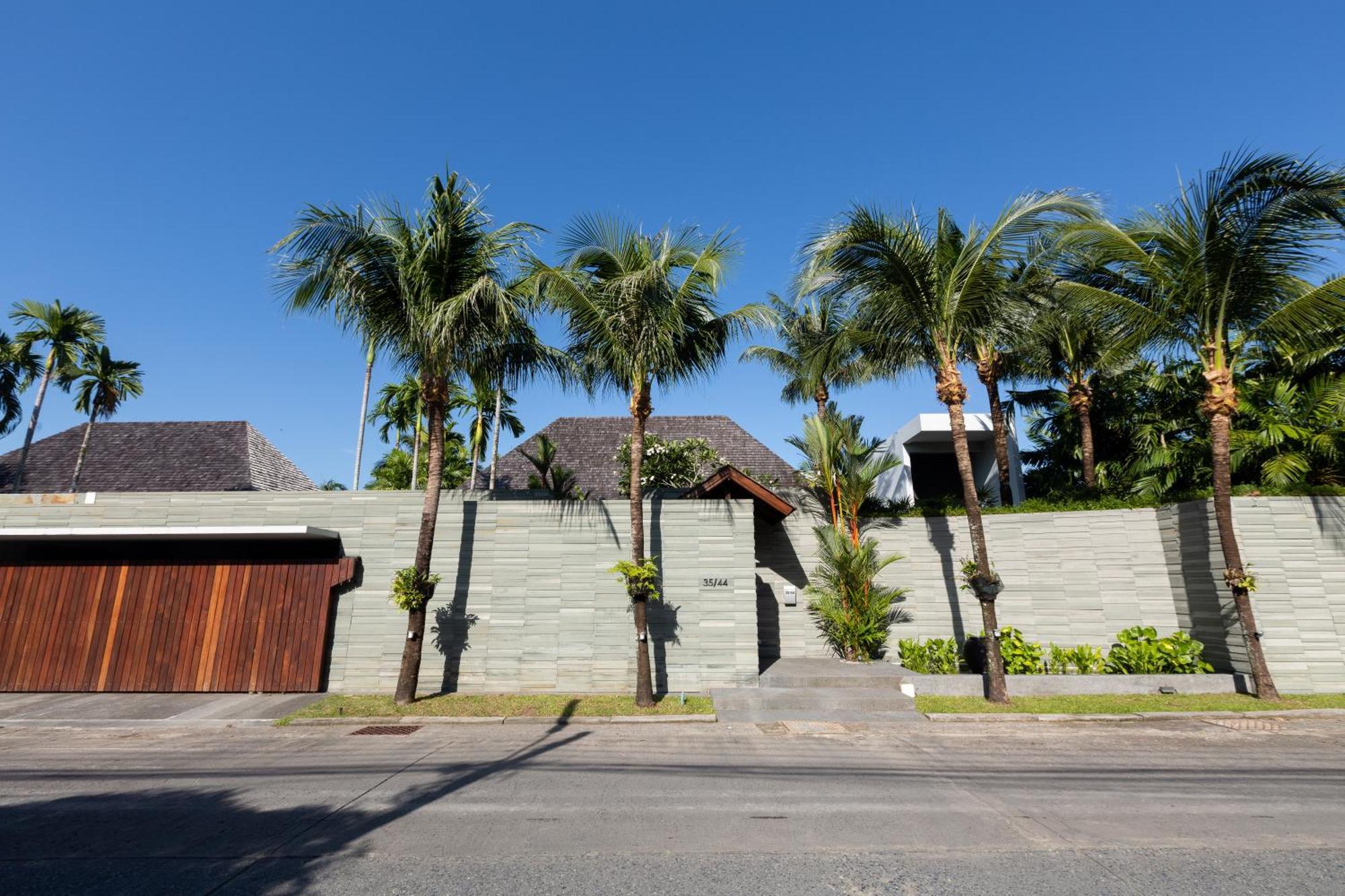 Stunning 5br With Freshwater Pool & Tropical Garden Villa *