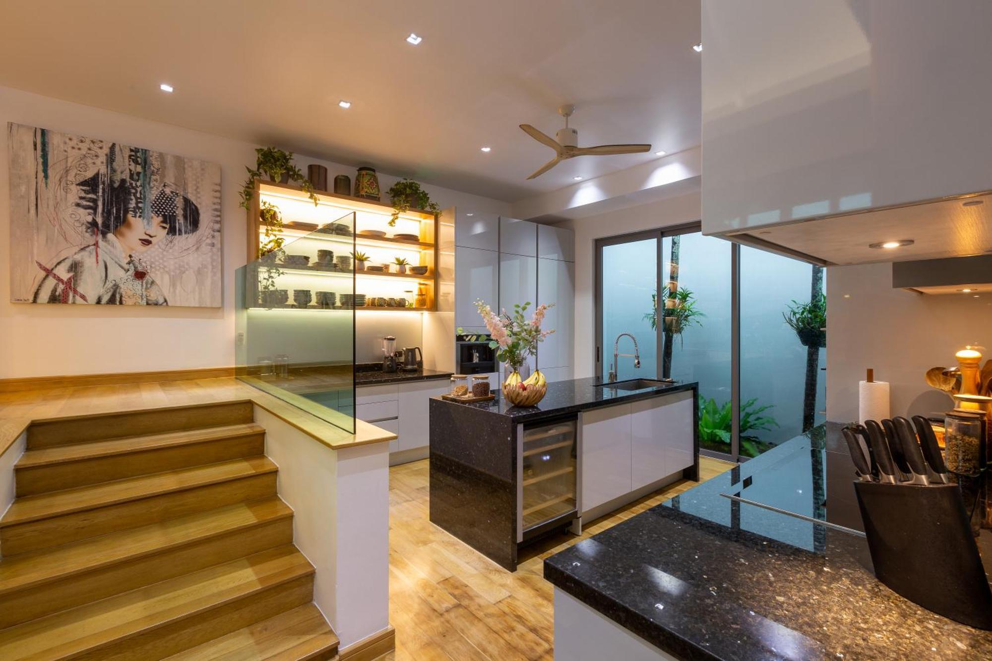 Stunning 5br With Freshwater Pool & Tropical Garden Villa