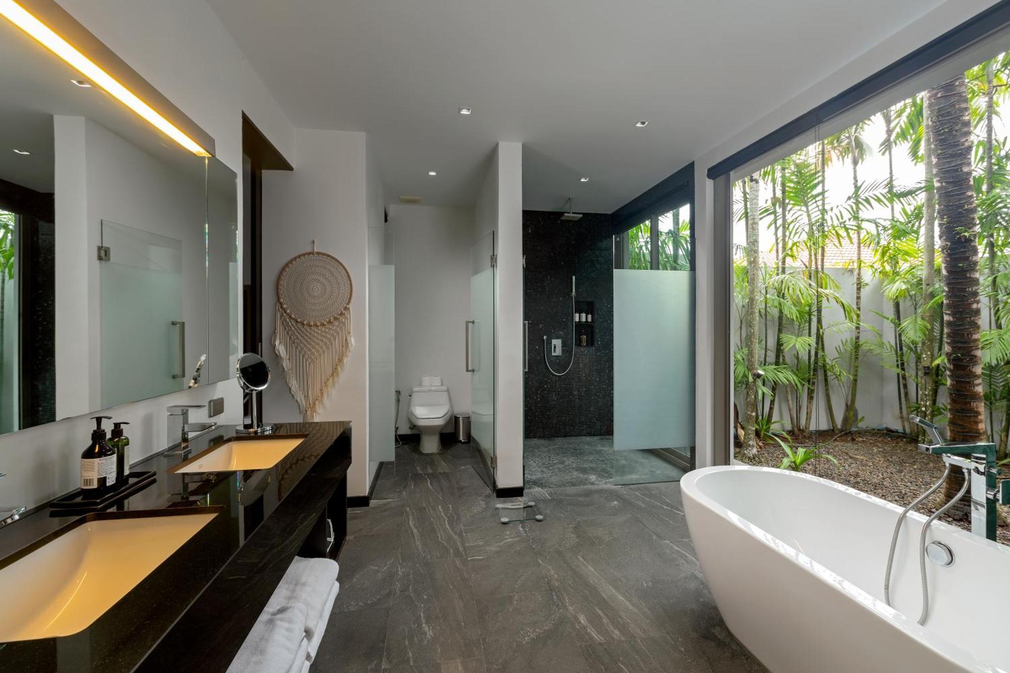 Stunning 5br With Freshwater Pool & Tropical Garden