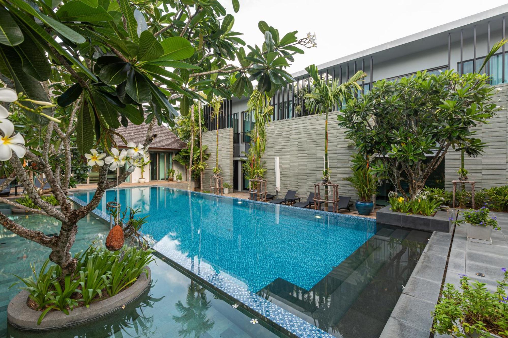 Stunning 5br With Freshwater Pool & Tropical Garden Villa