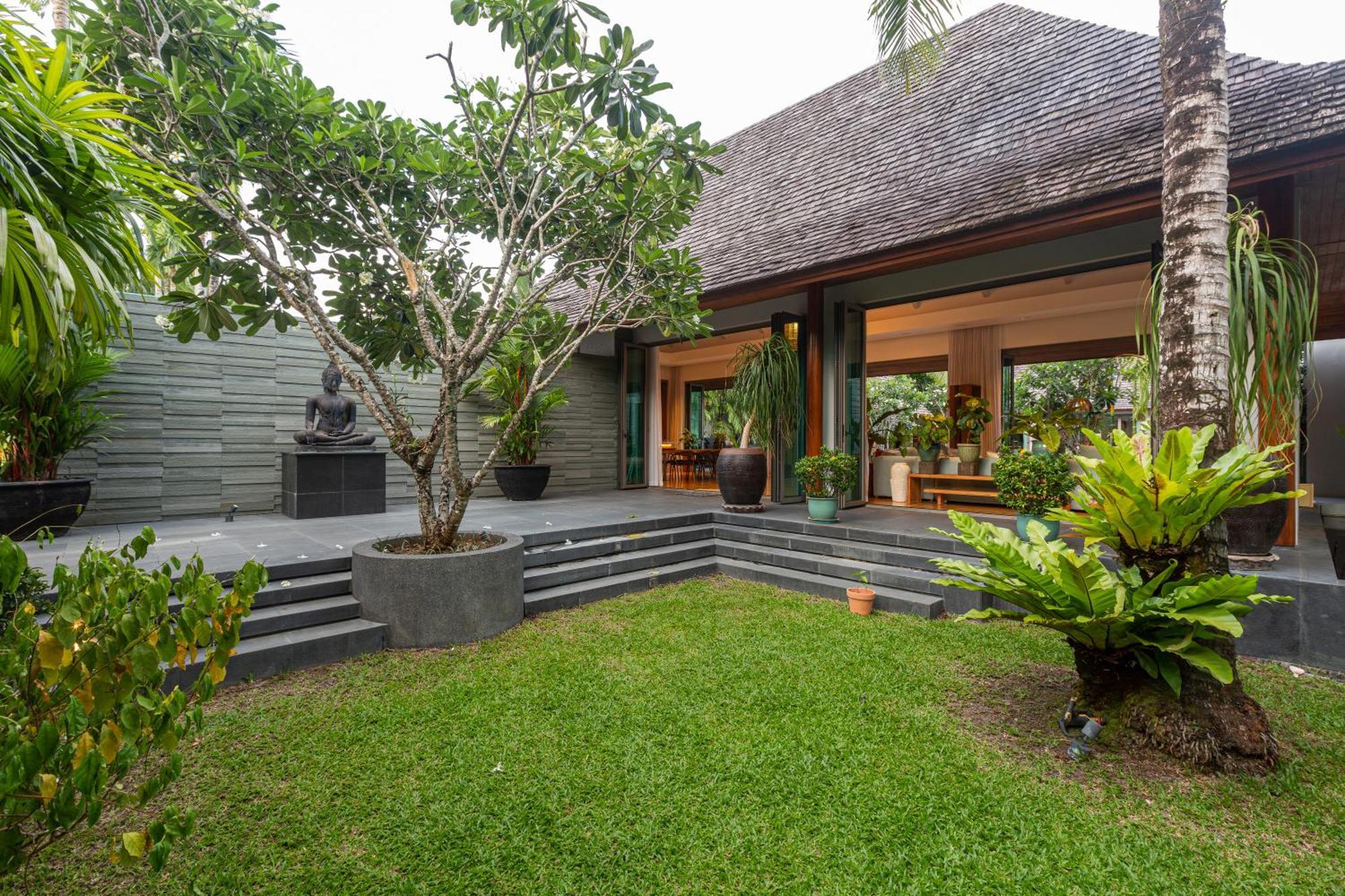 Stunning 5br With Freshwater Pool & Tropical Garden Villa *