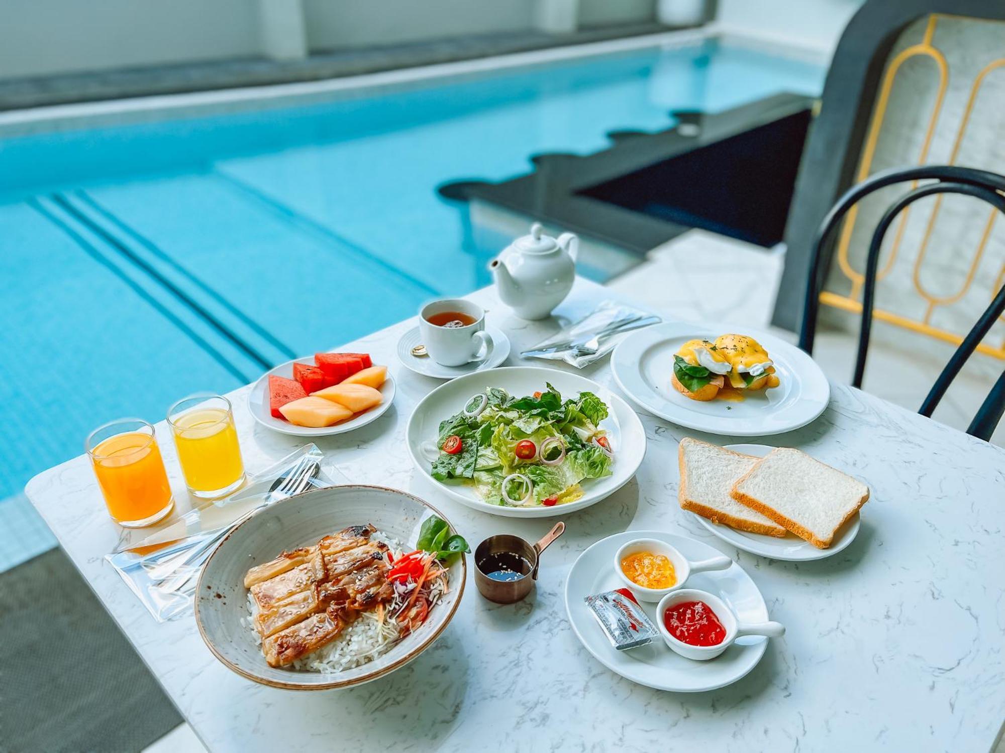 Hotel Ratri Old Town 4*