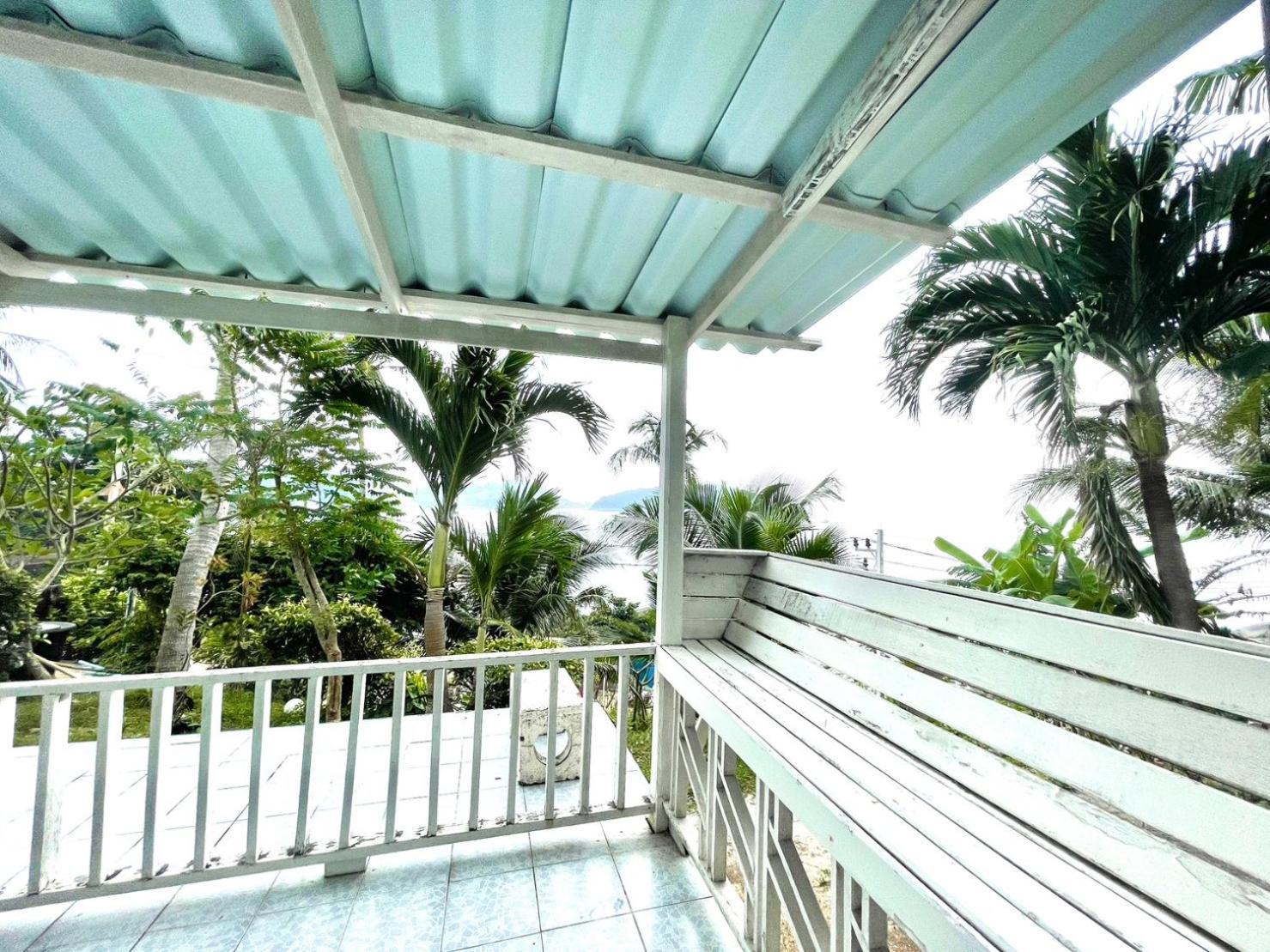 Resort Naiharn On The Rock Phuket 2*
