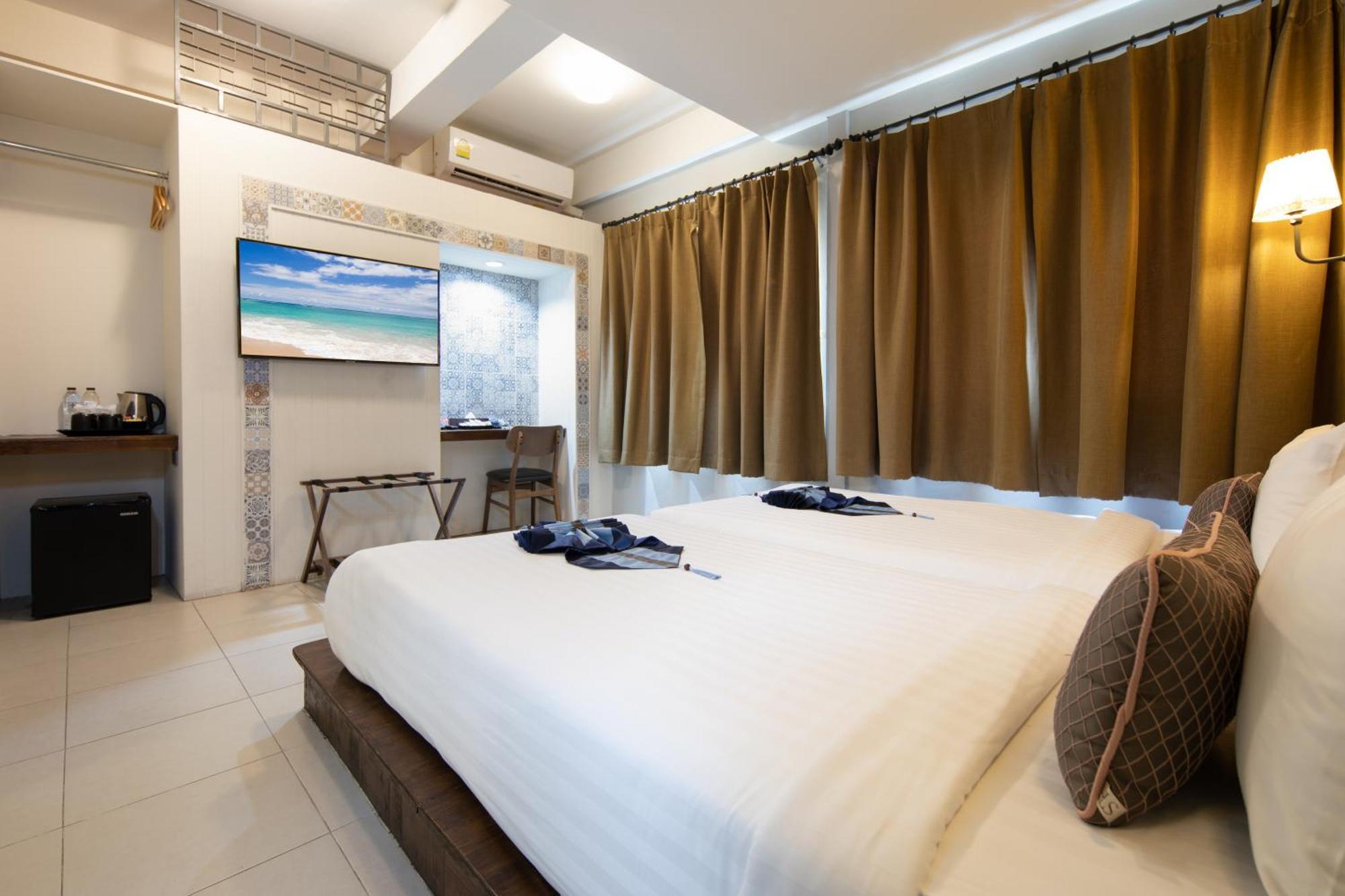 Montree Hotel, Sha Extra Phuket