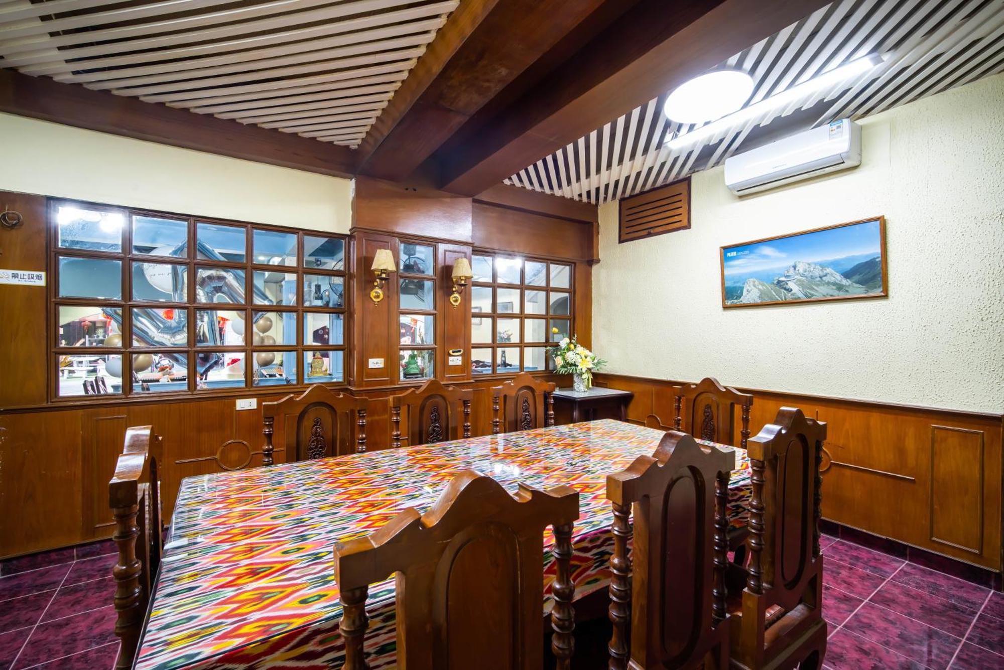 Aparthotel Zj House