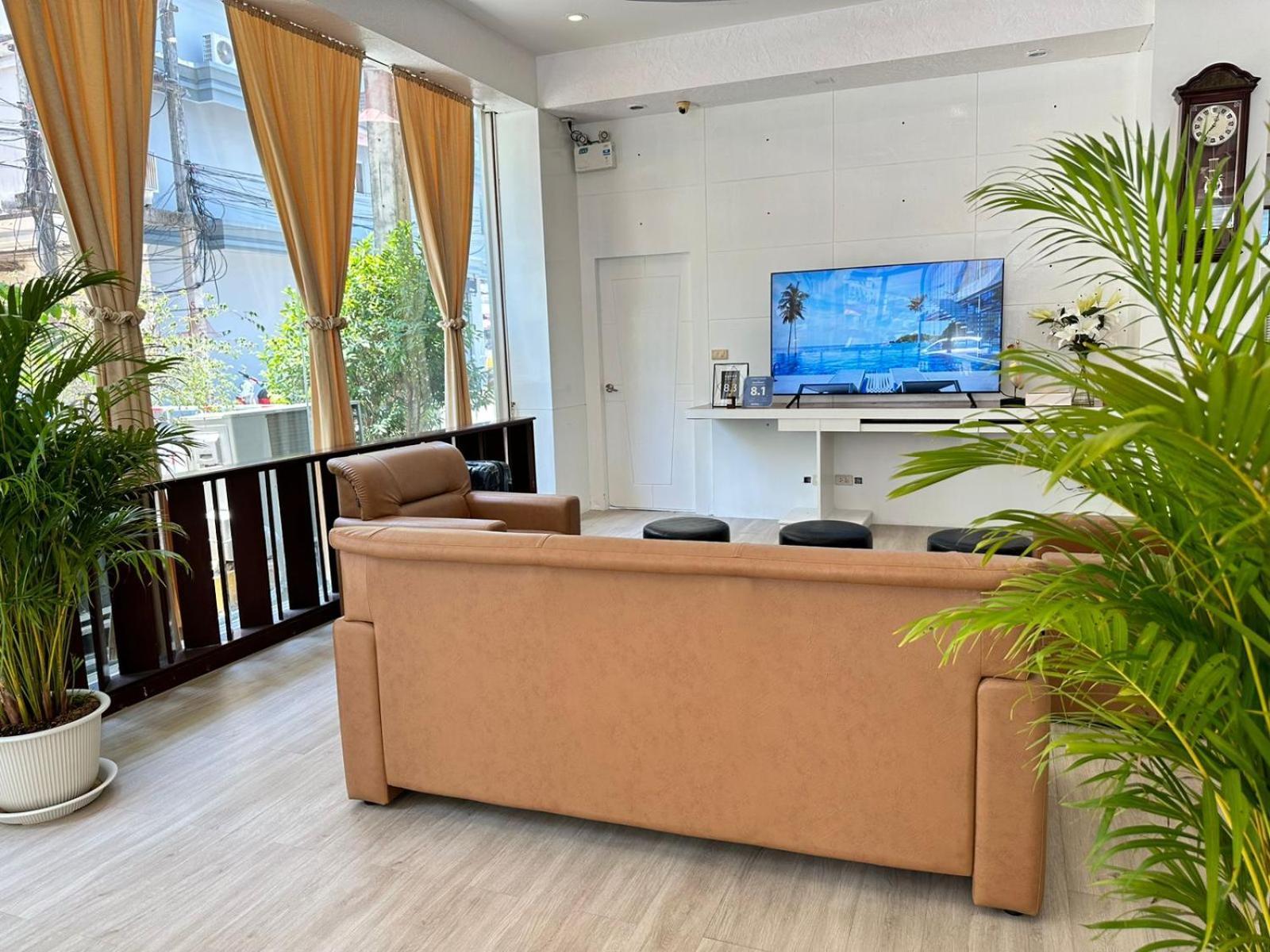 Issara Hotel
