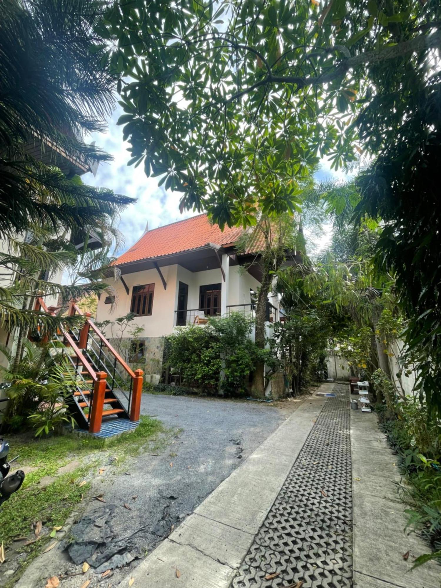 Aisawan Villa *