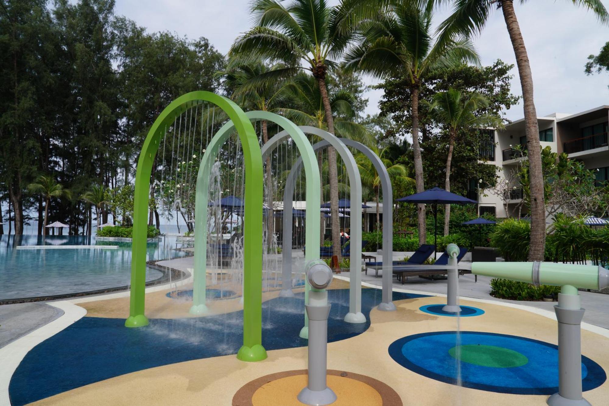 Le Meridien Phuket Beach 5*