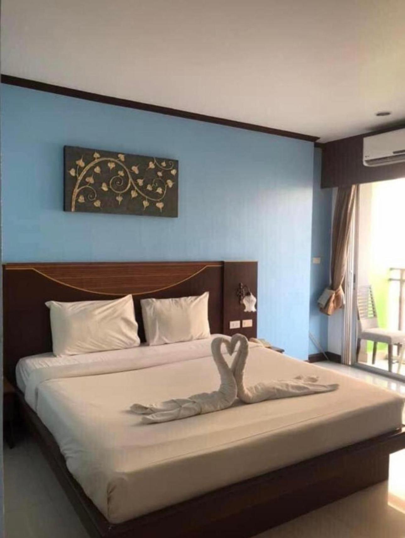 Issara 3*
