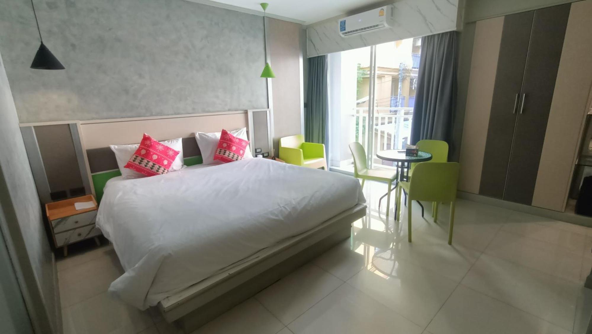 Hotel Issara 3*