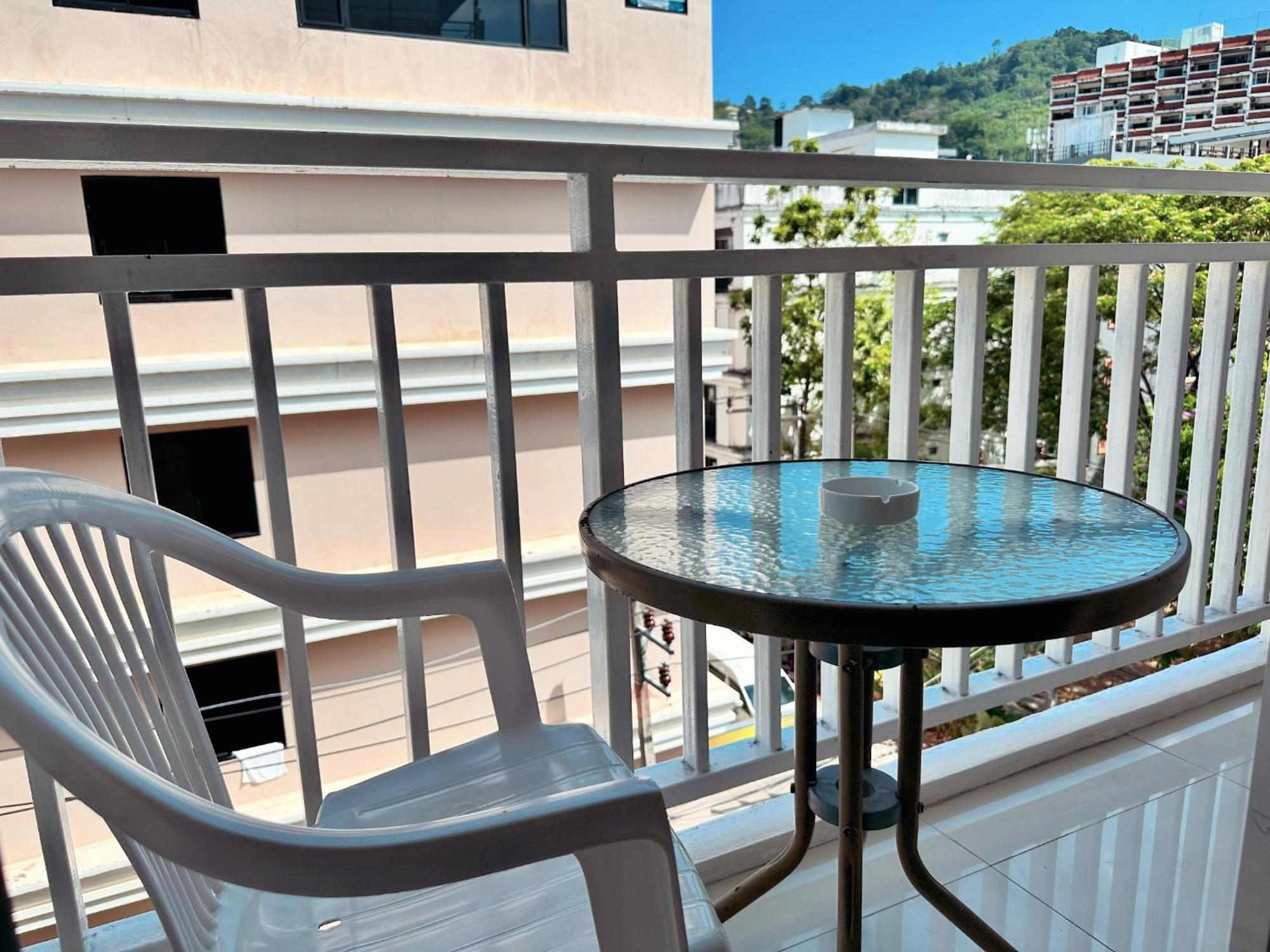 Hotel Issara 3*
