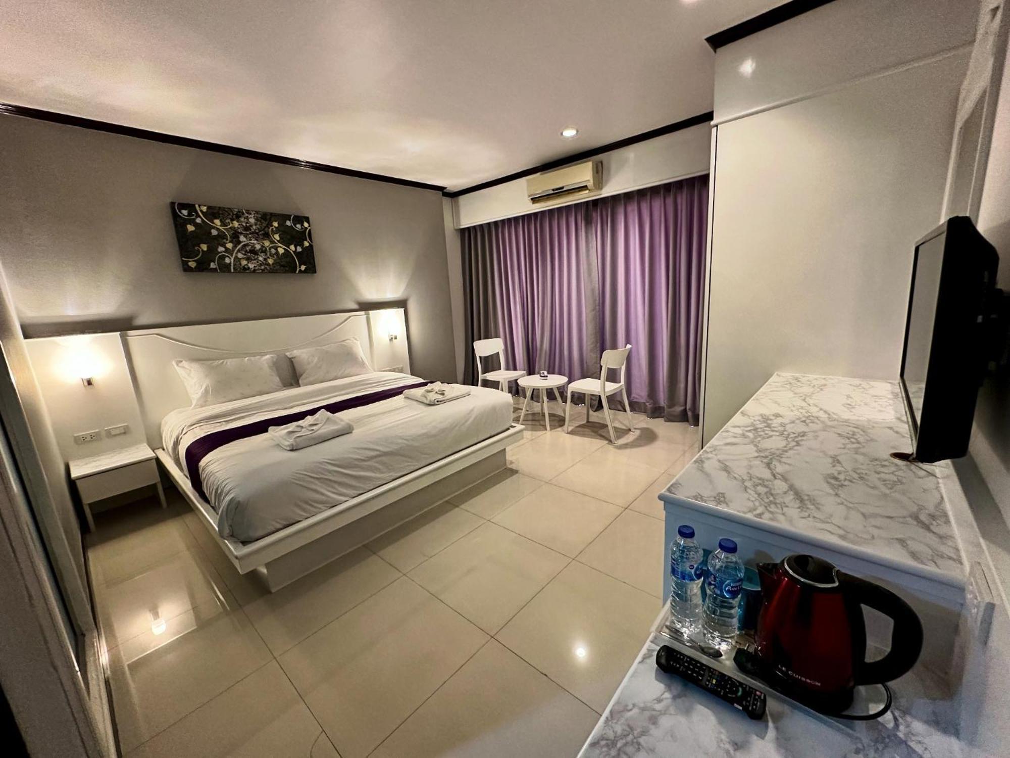 Issara 3*