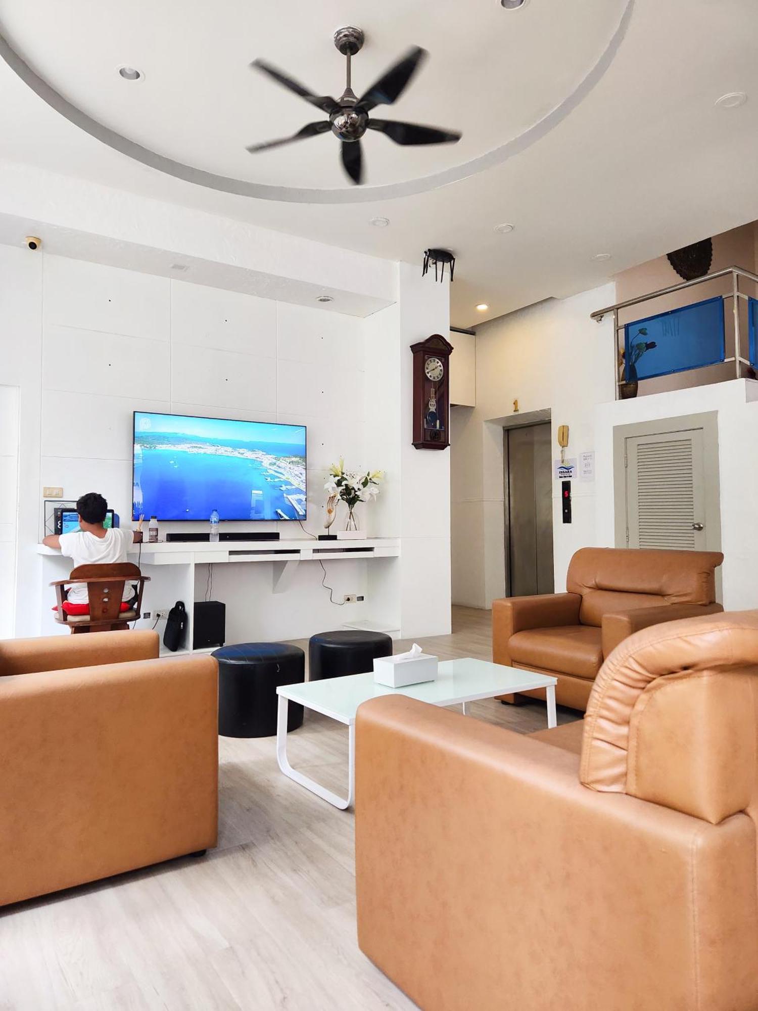 Hotel Issara 3*