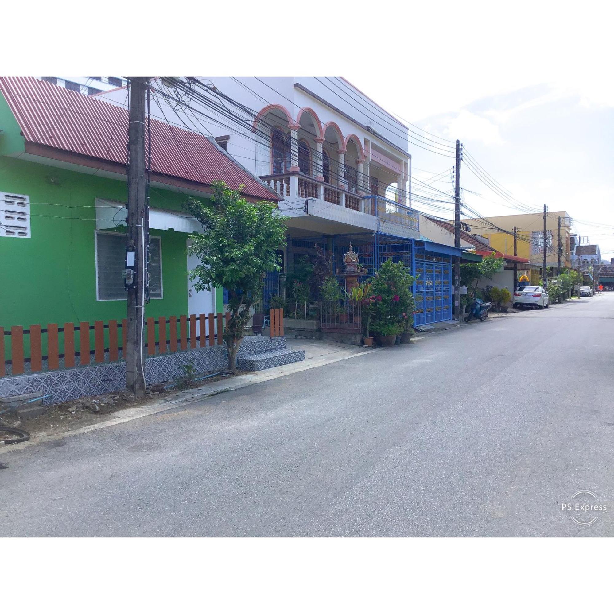 Phuket Town Budget House - Aircon #1 * Ban Lo Long