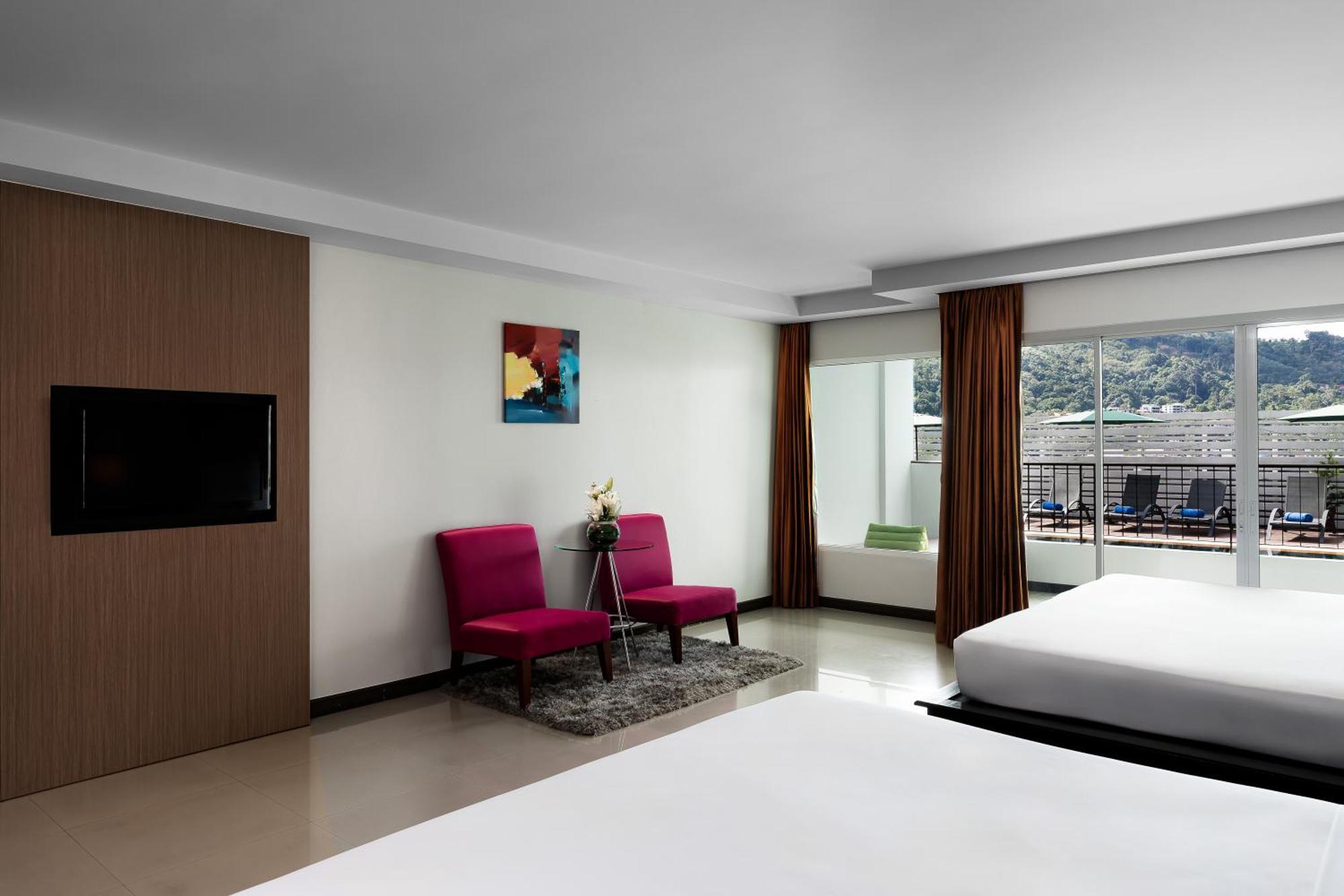 Casa Del M Phuket - Newly Renovated 4*