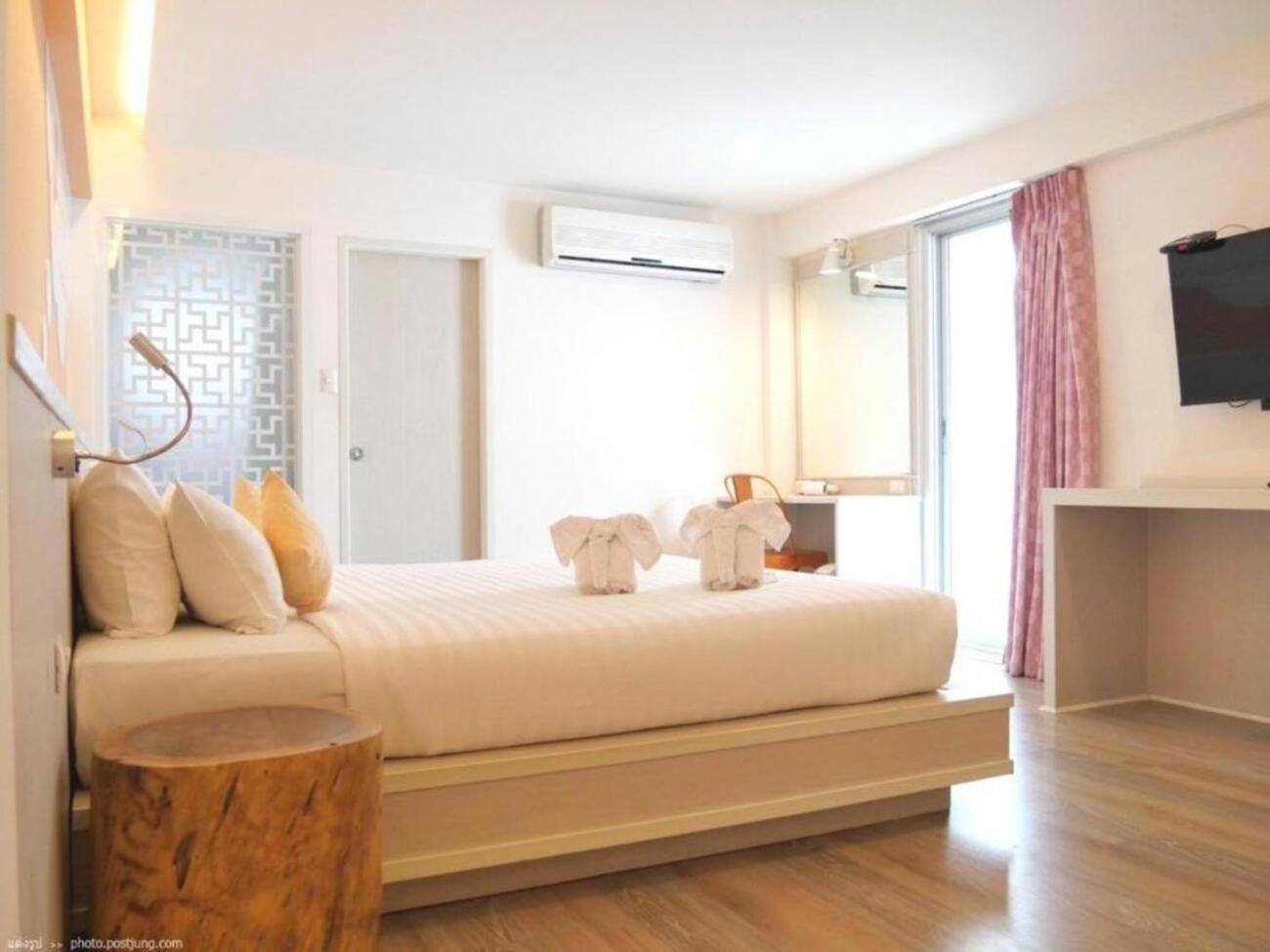 Hotel The Tint At Town - Sha