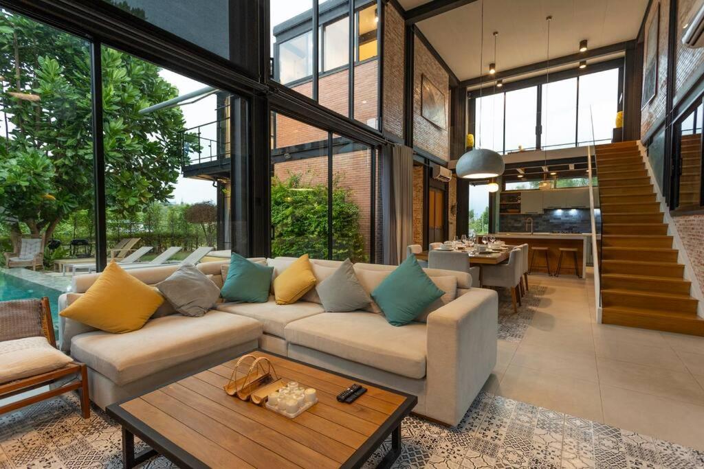 Holiday home New Ultra Modern Designer Furniture Gym #v62 *