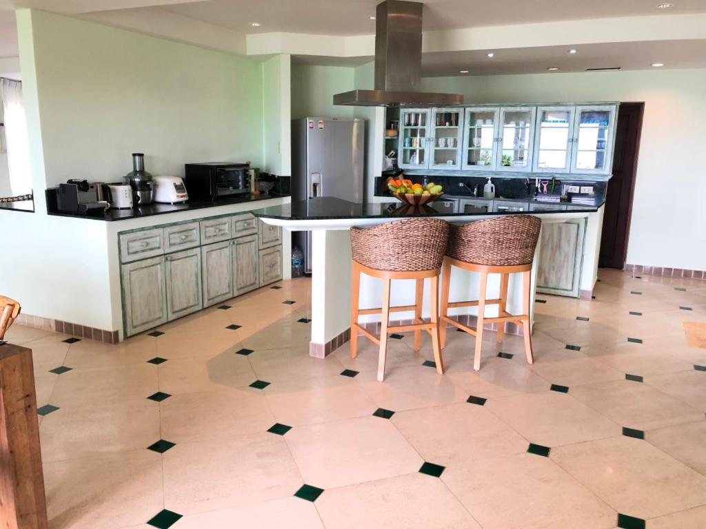 Bali Style 4 Bedroom Beachfront Ao Yon Villa *