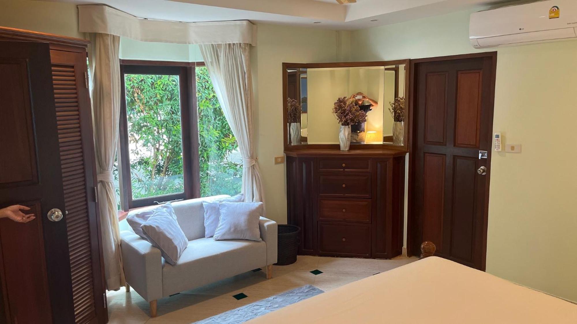 Bali Style 4 Bedroom Beachfront Ao Yon