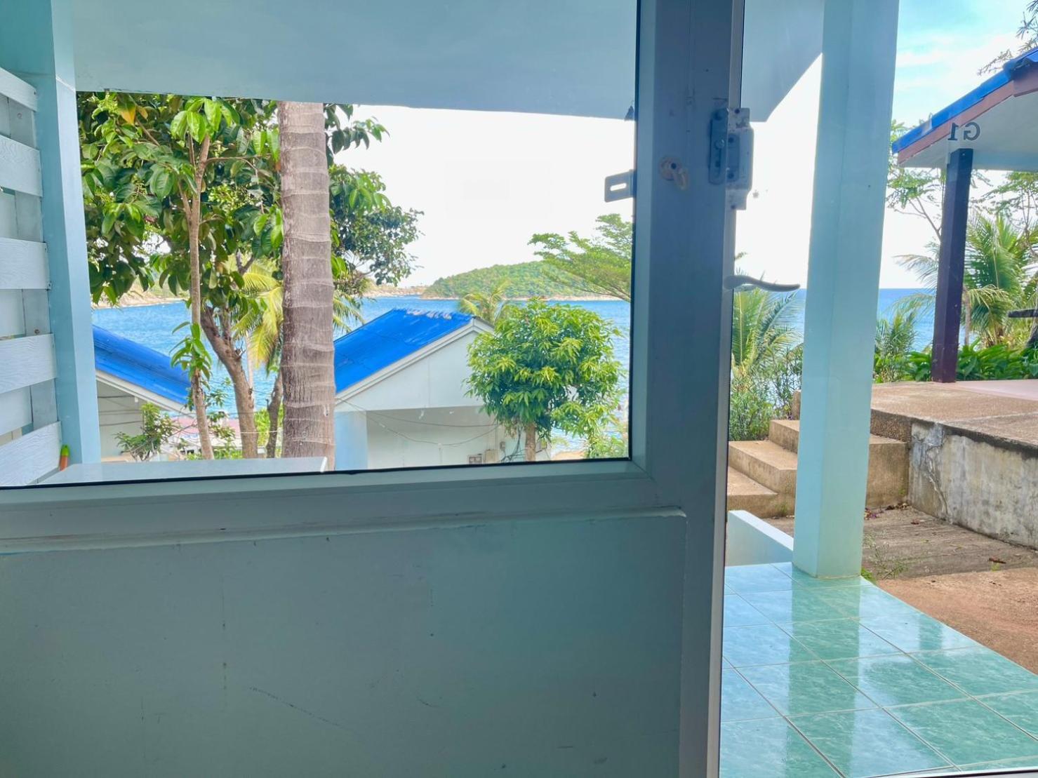 Naiharn On The Rock Phuket Resort