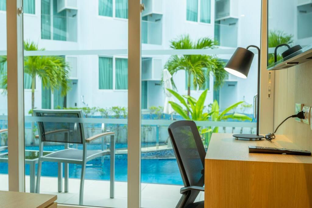 Apartment Romantic Bar Fine Dinning Swim Up C109 Ban Saiyuan