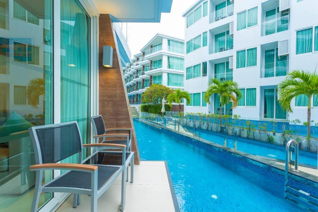 Romantic Bar Fine Dinning Swim Up C109 * Ban Saiyuan