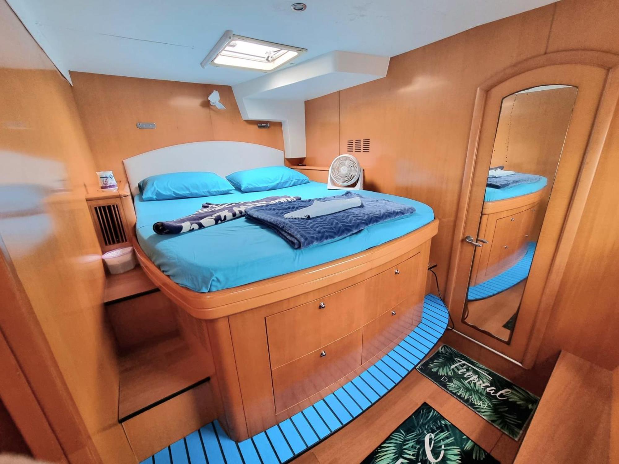 Private Catamaran Yacht Charter In Phuket By Yachtale Botel