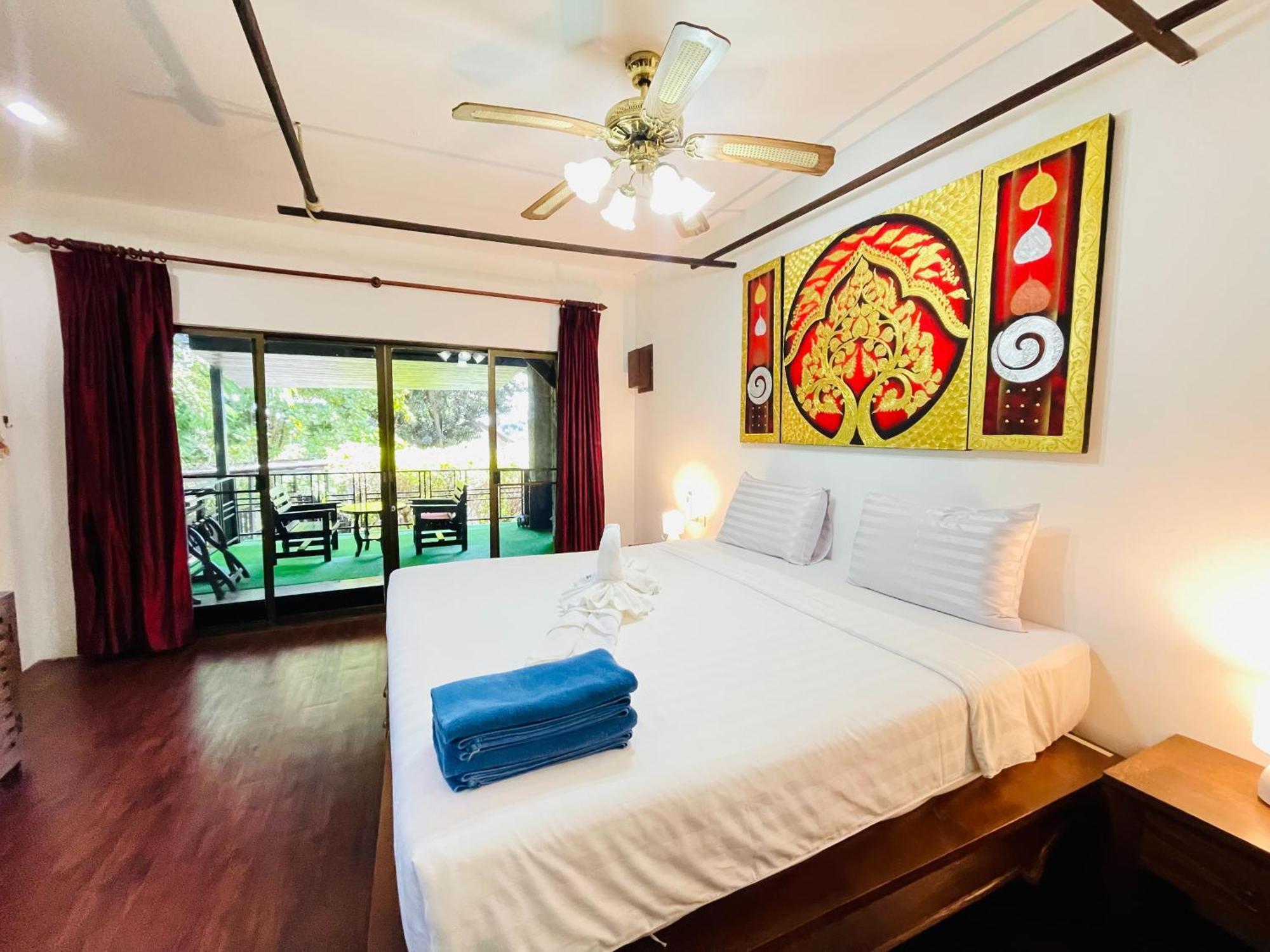 Boomerang Village Hotel