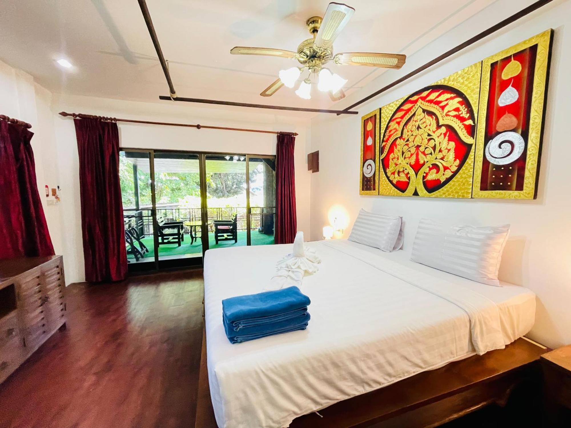 Boomerang Village Hotel Kata Beach (Phuket)