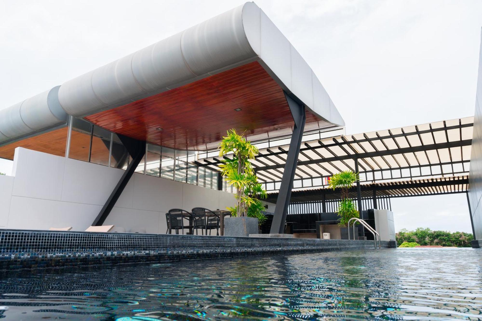 Aqua Villa