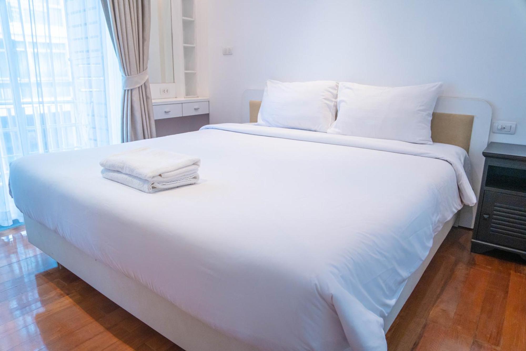 Recently Renovated Pool View In Modern Complex Apartamento Patong