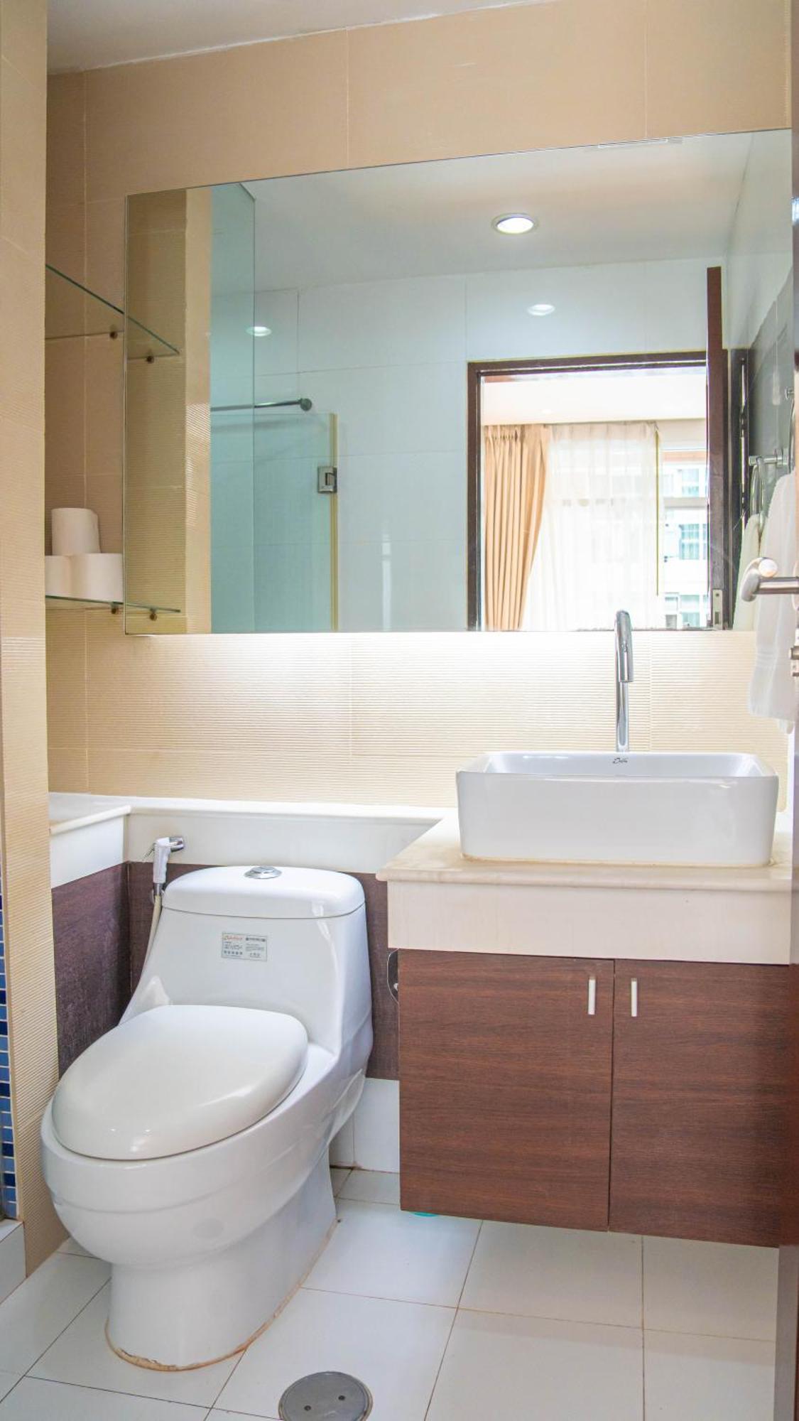 Recently Renovated Pool View In Modern Complex Apartamento Patong