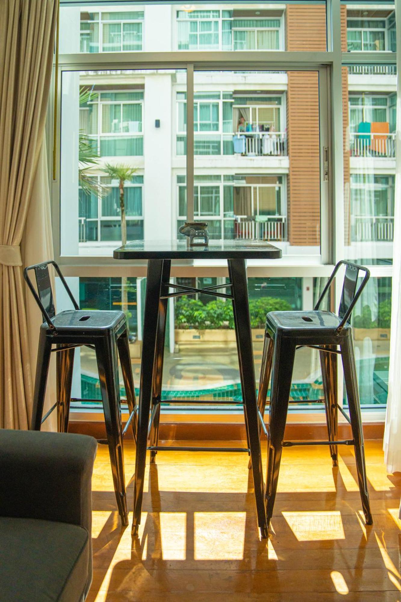 Recently Renovated Pool View In Modern Complex *