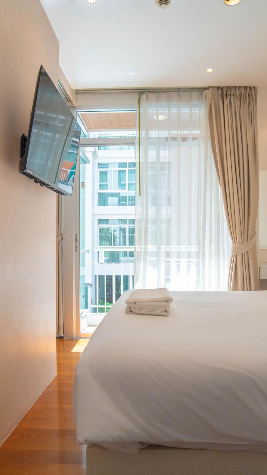 Recently Renovated Pool View In Modern Complex Apartamento Patong