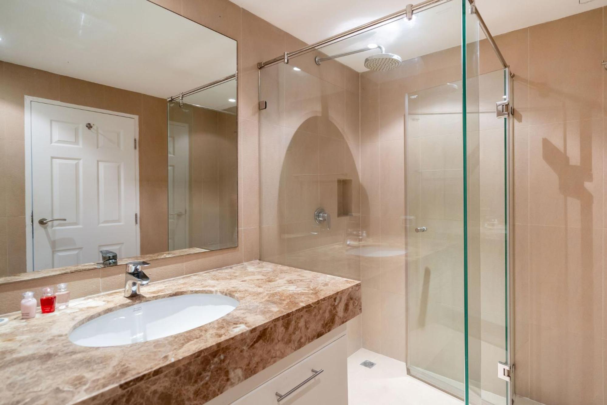 Mountain View Apt, High Speed Internet - 1br-karon Apartamento
