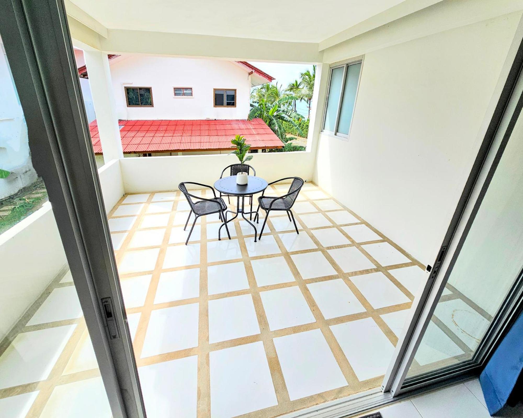 Front Queen's Castle - Kid Friendly, Like Royalty Pangsapuri Ban Ao Makham
