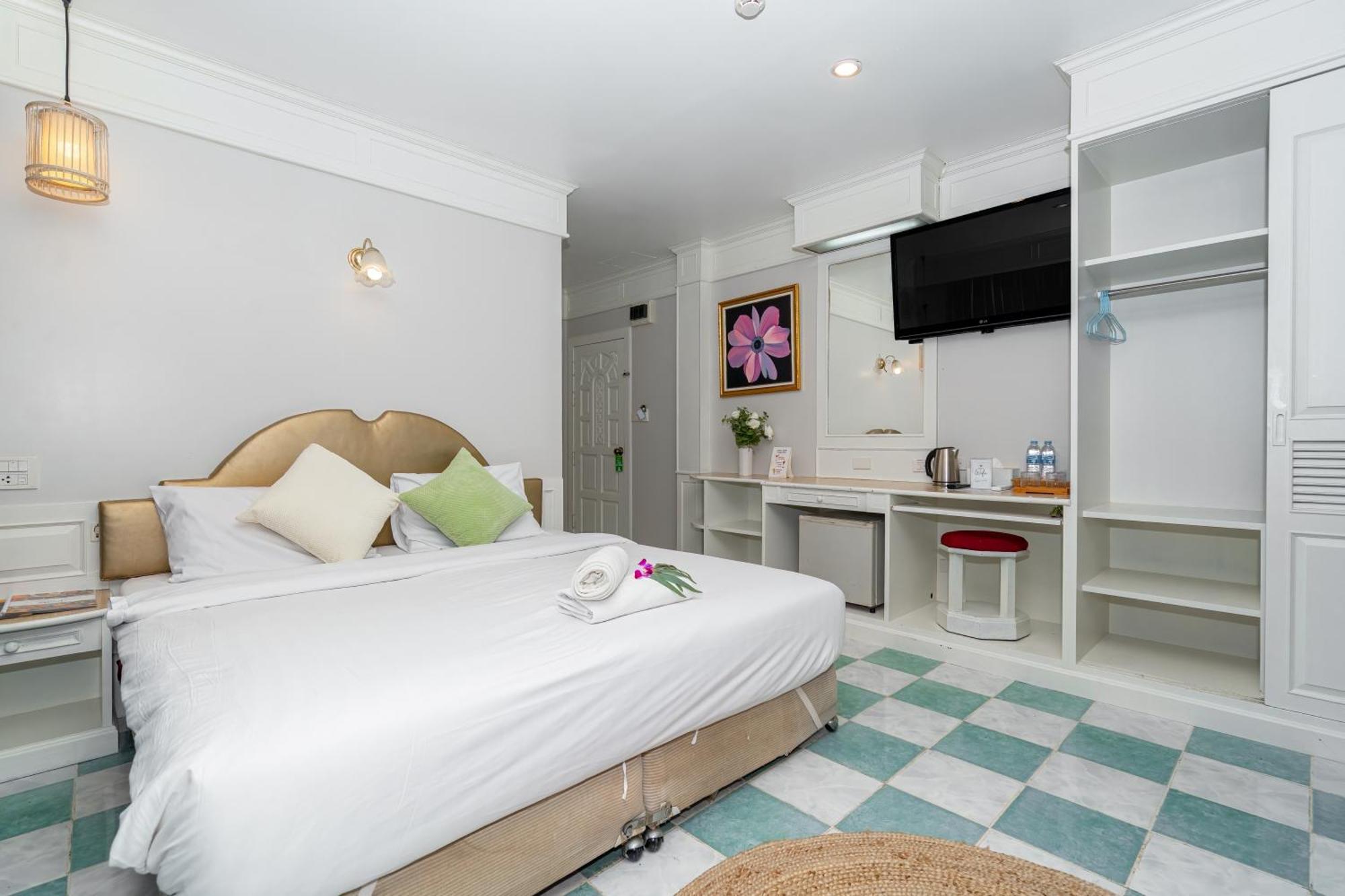Inn Social & Restaurant