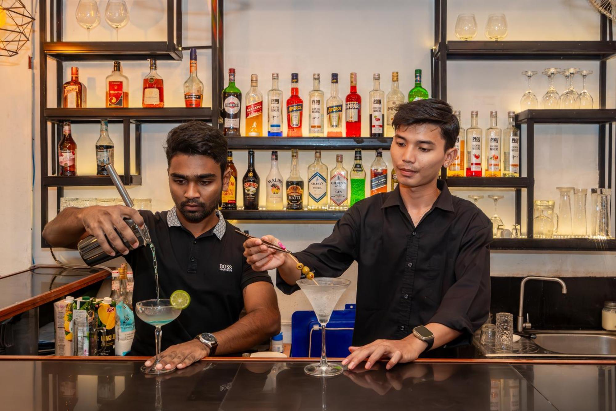 Social & Restaurant Inn