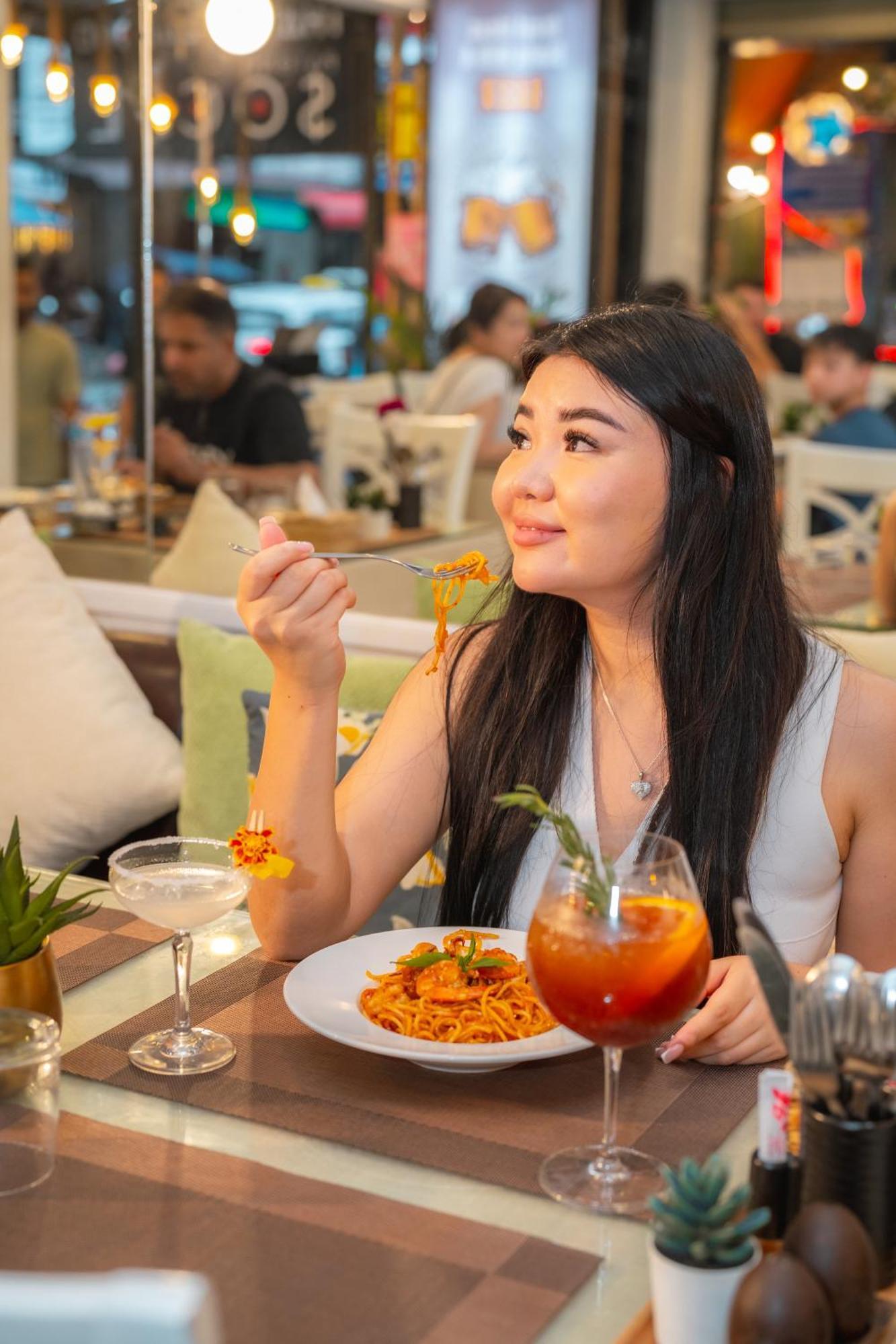 Inn Social & Restaurant *